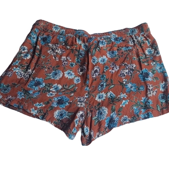 Kut from the Kloth, Size 10 shorts - Picture 5 of 5